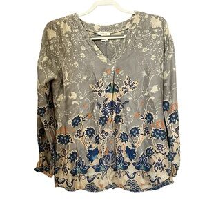 Sundance Gray Floral V-Neck Blouse with Blue & Cream Accents